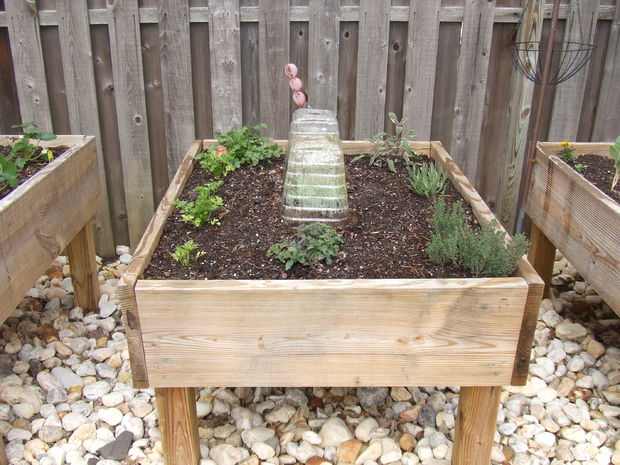 12 DIY Raised Garden Bed Ideas