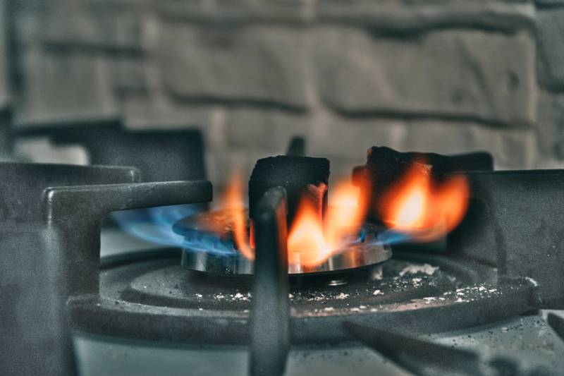 How to Fix the Yellow Flame on the Gas Burner