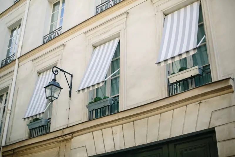 Window Awnings To Keep Heat Out