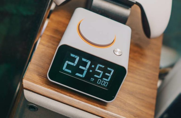 Why Is My Atomic Clock Wrong Possible Causes Homestead Prepper