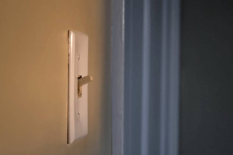 How To Fix A Loose Light Switch